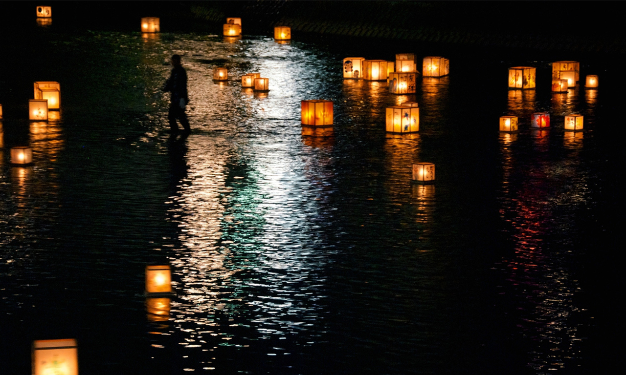 1000 Lights Water Lantern Festival at Newport Dunes - Azulon at Mesa Verde®